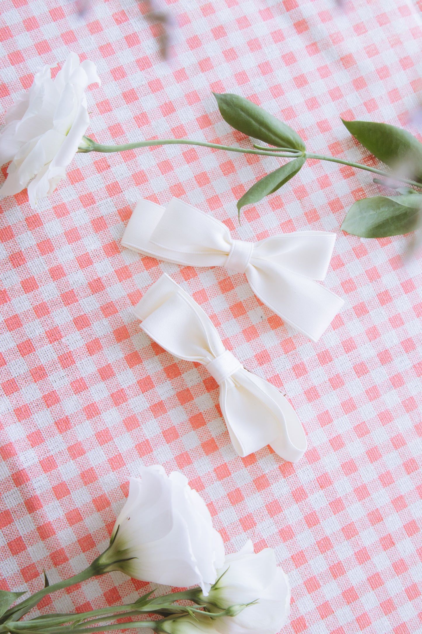 Two-Piece Kawaii Cream Bow Hair Clips