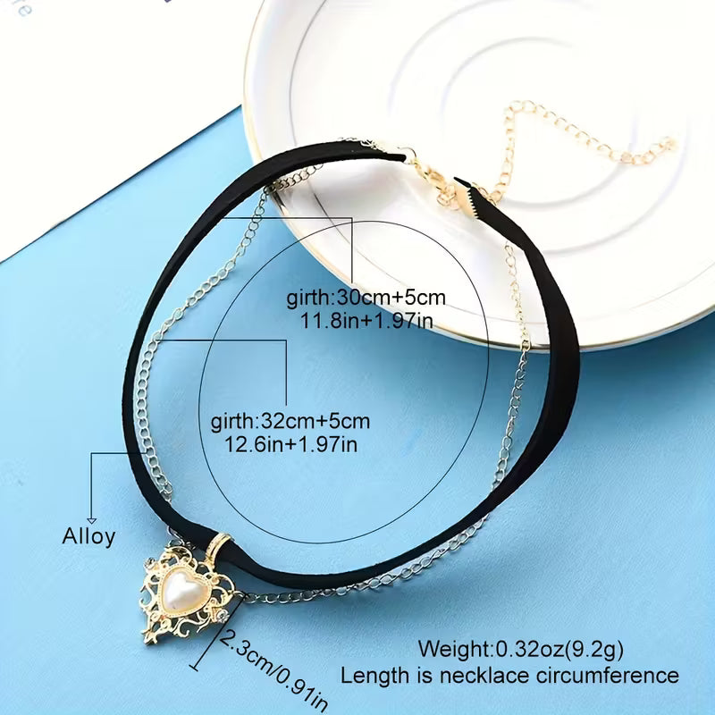 Vintage-Style Velvet Heart Choker dimensions
